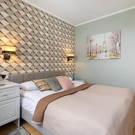 Slominskiego 5 Ii With Balcony By Renters *