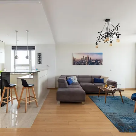 Slominskiego 5 Ii With Balcony By Renters