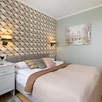 Slominskiego 5 Ii With Balcony By Renters *